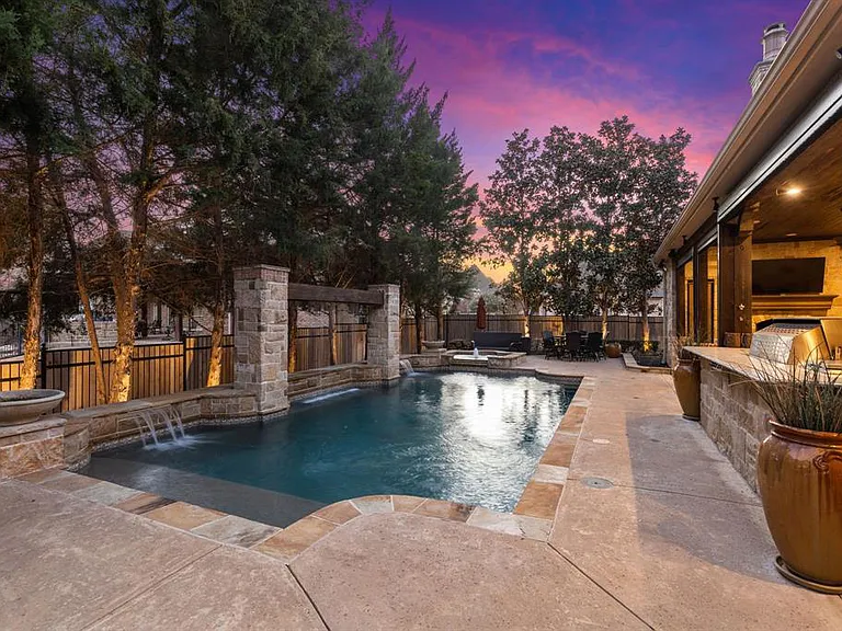 Beautiful House for Sale Gallery Image